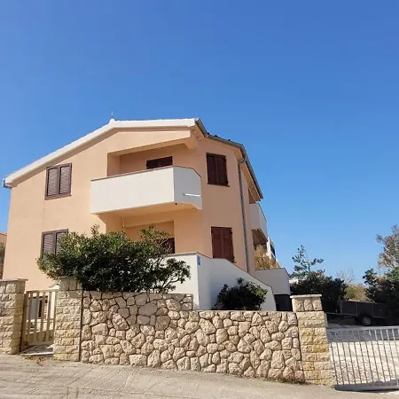 דירה Renata *